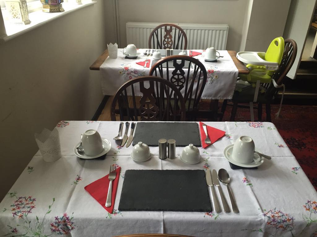 Red Lion Inn Sidbury Bagian luar foto