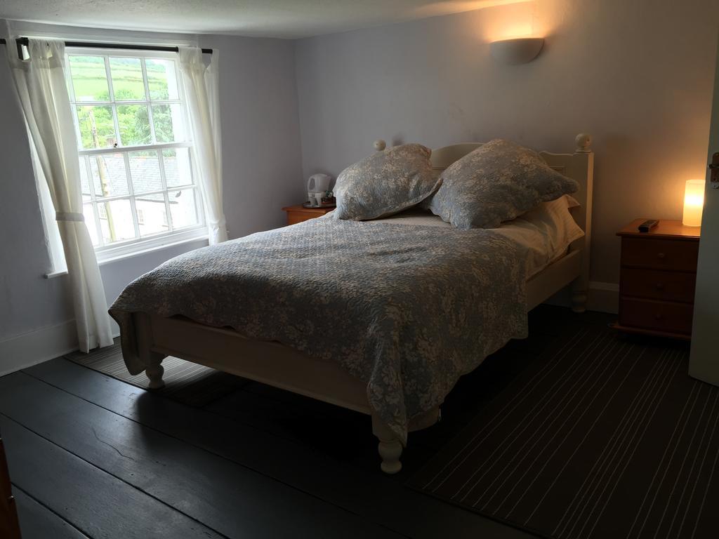 Red Lion Inn Sidbury Bagian luar foto