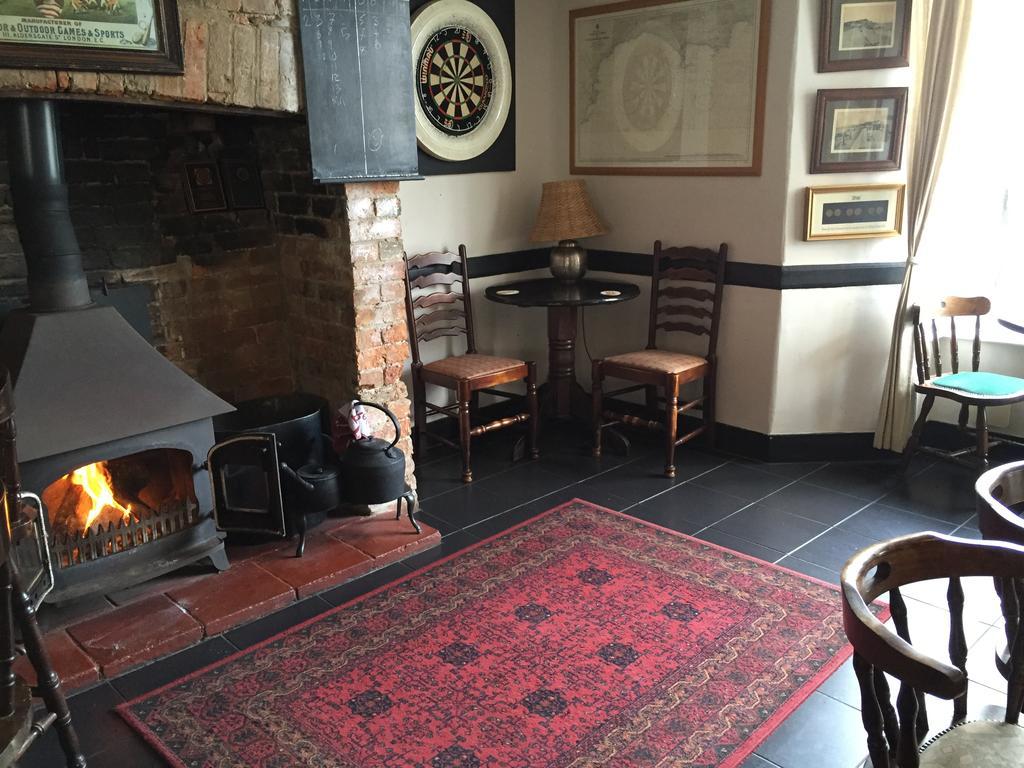 Red Lion Inn Sidbury Bagian luar foto