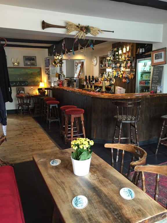 Red Lion Inn Sidbury Bagian luar foto