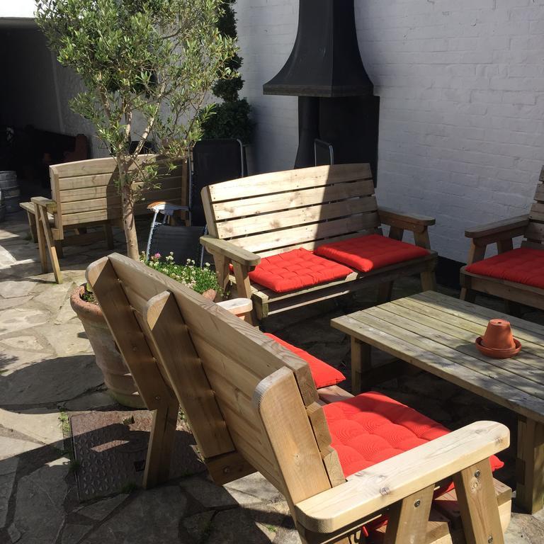Red Lion Inn Sidbury Bagian luar foto