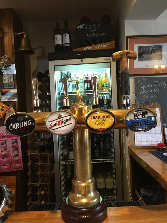 Red Lion Inn Sidbury Bagian luar foto