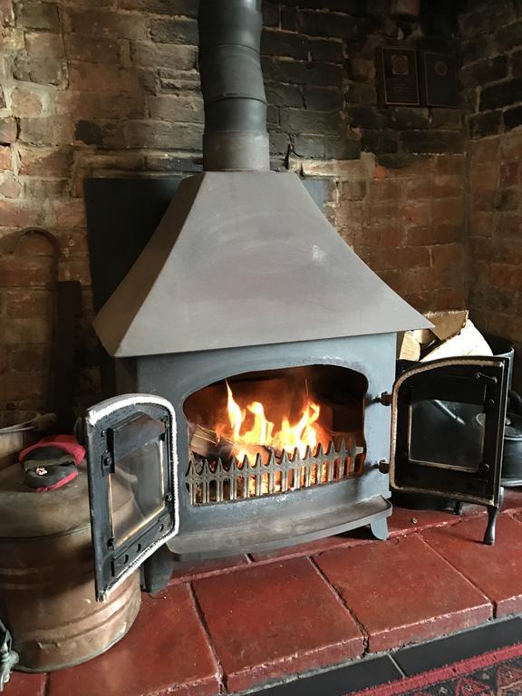 Red Lion Inn Sidbury Bagian luar foto