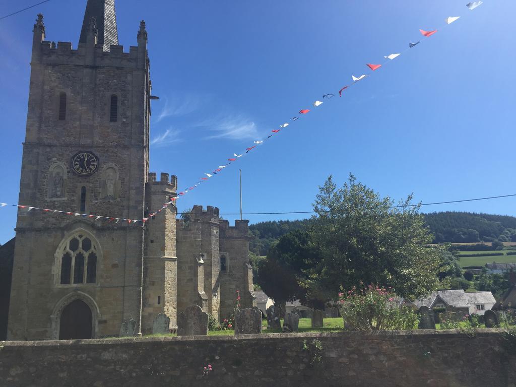 Red Lion Inn Sidbury Bagian luar foto